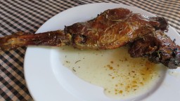 Recepta de cuina de Cuixa sencera de senglar petit al forn sense maceració